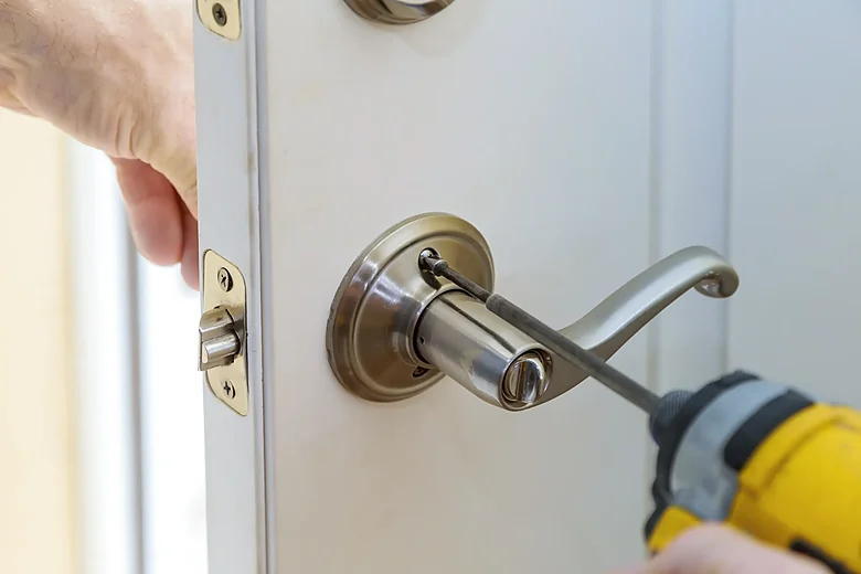 Responsive Door Knobs Repair in Alberta